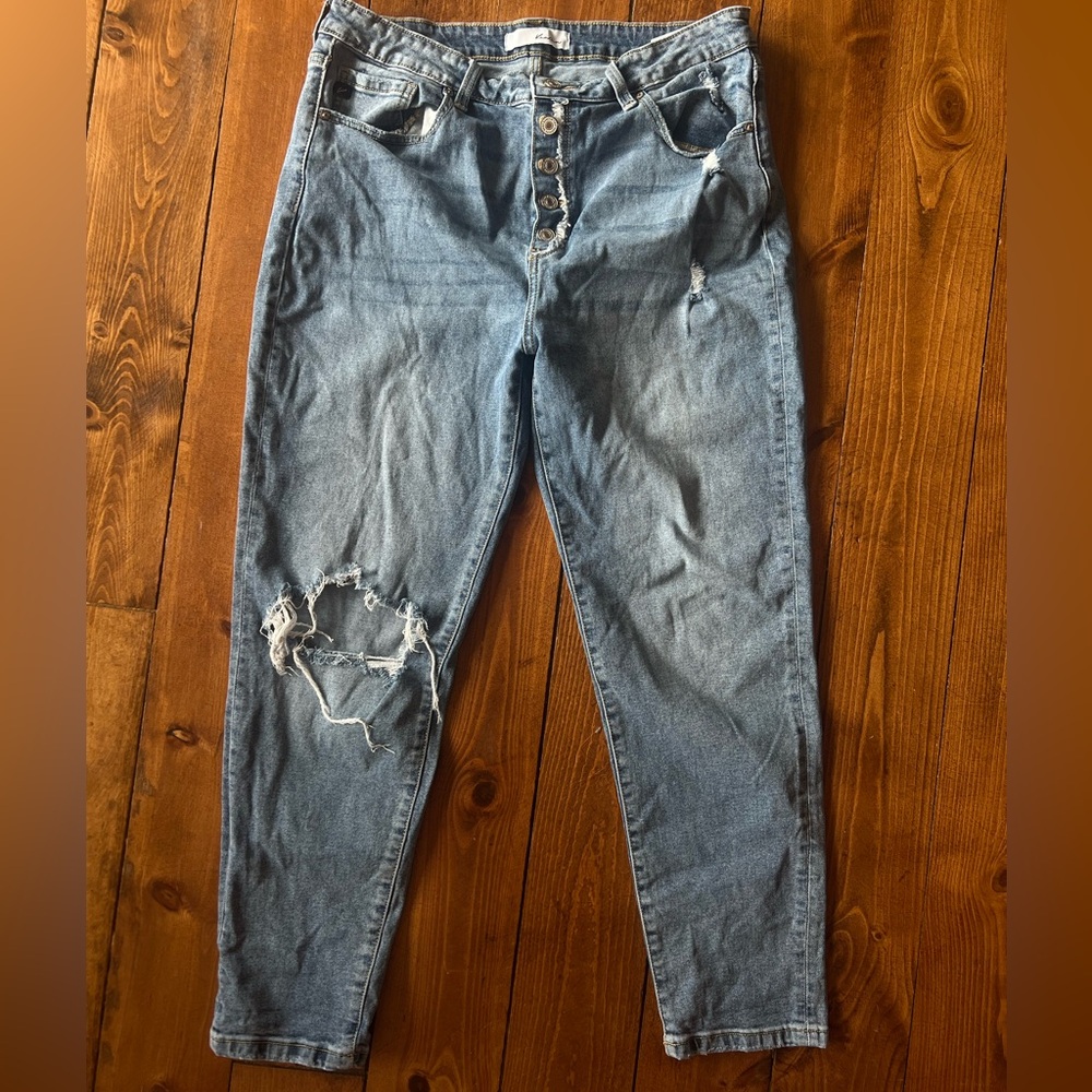 KanCan Light Blue Denim Jeans with Gold Stitching